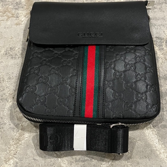 Gucci Black Leather Messenger Bag with Red and Green Stripe - Picture 1 of 4